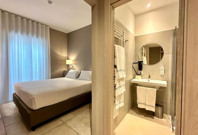 اتاق لوکس, Riva Del Sole