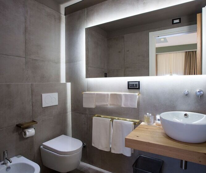 اتاق پرمیوم, Silla