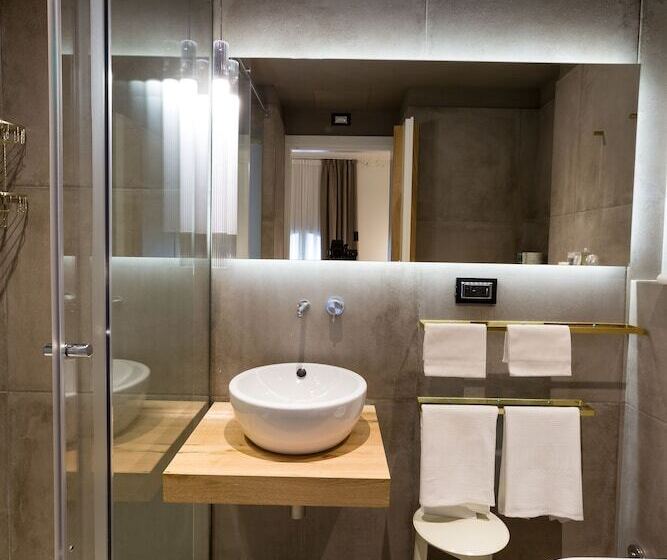 اتاق پرمیوم, Silla