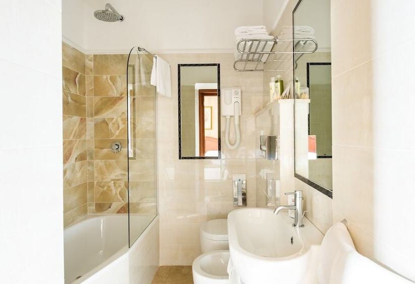 اتاق راحتی, Silla