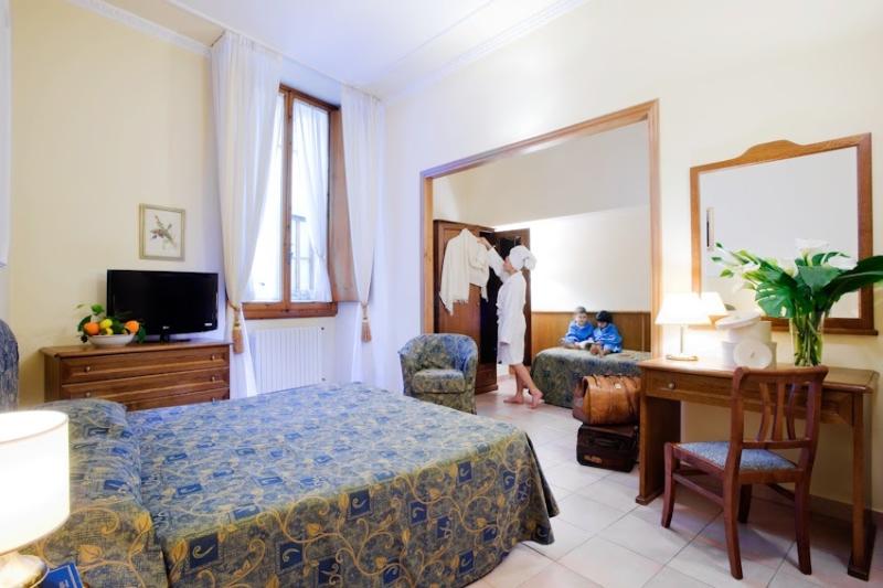 اتاق راحتی سه تخته, Silla