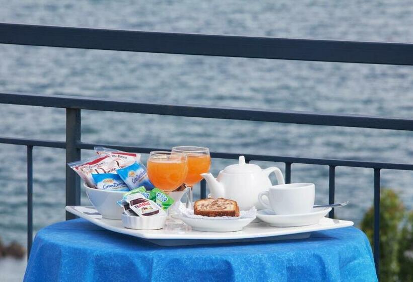 Triple Room Sea View, Sporting