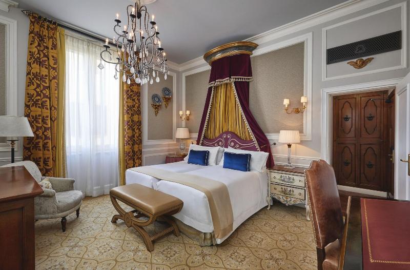 Büyük Çift Kişilik Yataklı Delüks Oda, The St. Regis Florence