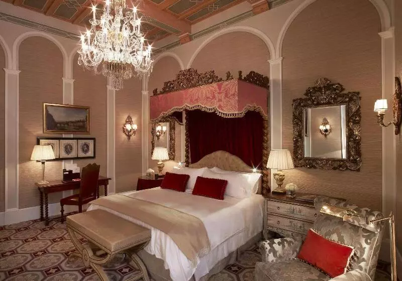 اتاق پرمیوم, The St. Regis Florence
