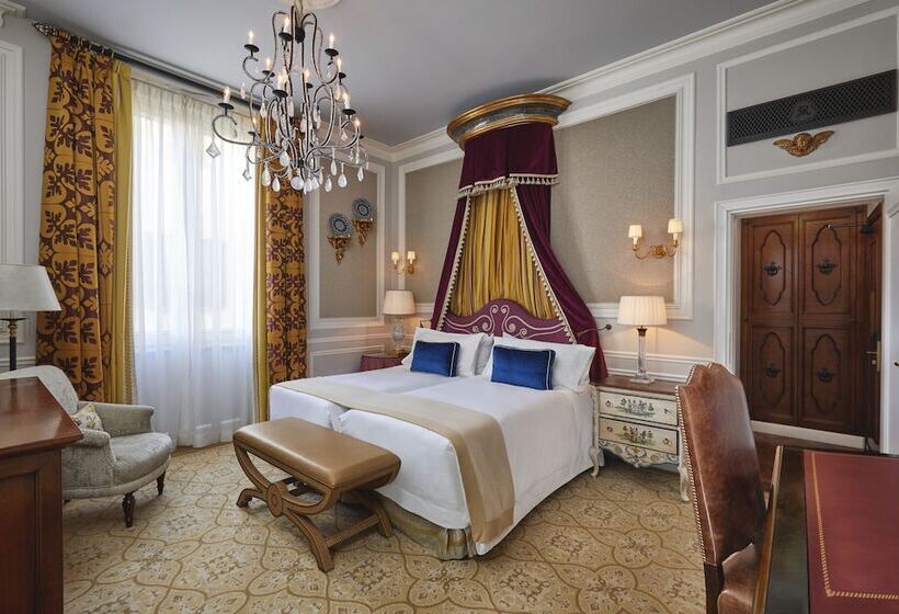 Delüks Oda, The St. Regis Florence