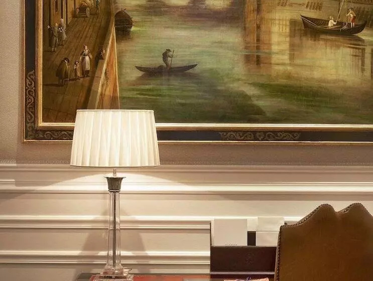 اتاق لوکس, The St. Regis Florence