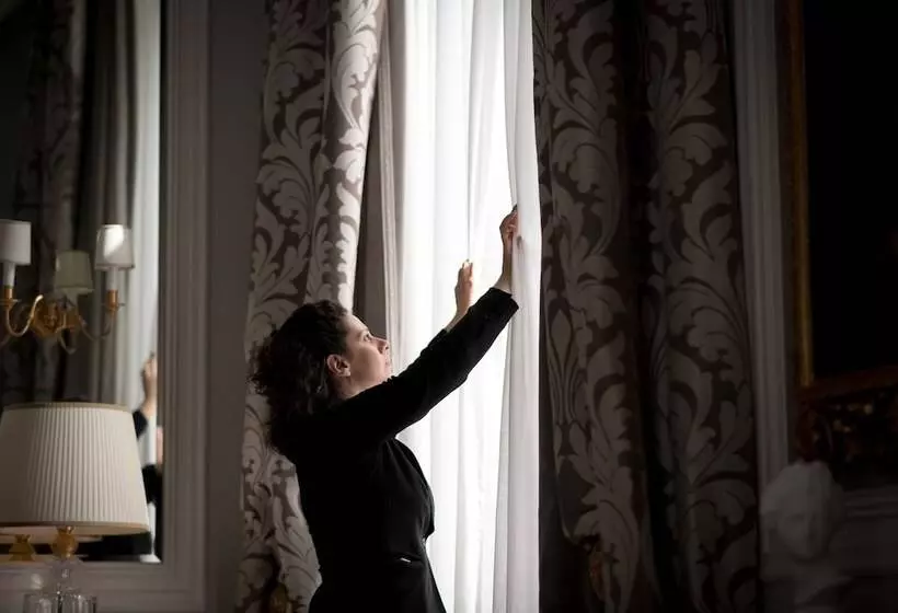 سوییت جونیور, The St. Regis Florence