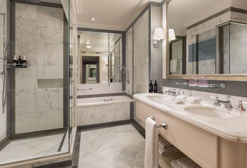 Nehir Manzaralı Süit, The St. Regis Florence