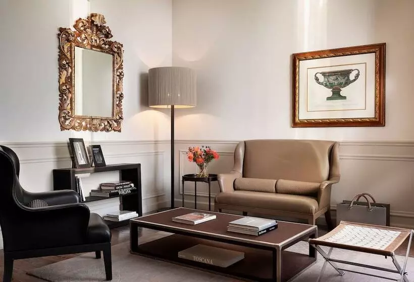 سوئیت با چشم‌انداز رودخانه, The St. Regis Florence