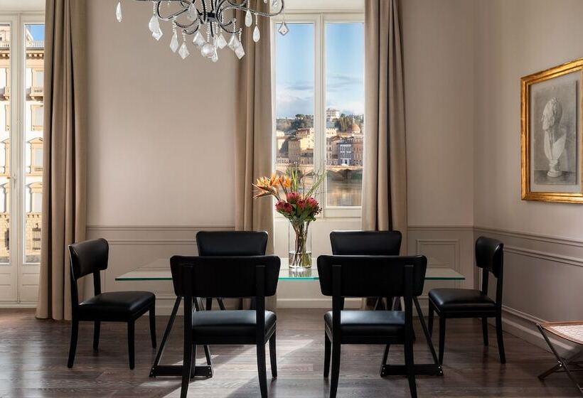 Nehir Manzaralı Süit, The St. Regis Florence
