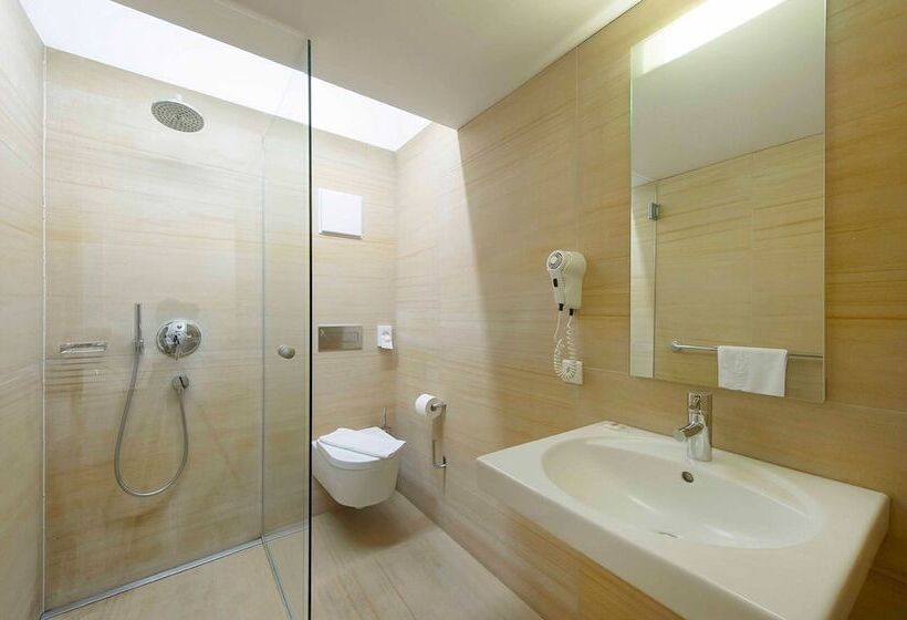 חדר סטנדרט, Goldener Stern