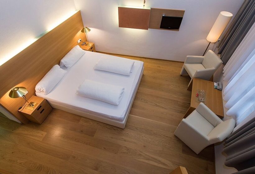 חדר סטנדרט, Goldener Stern