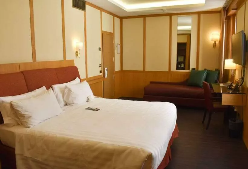 キングサイズベッドのスーペリアルーム, Hilton Garden Inn Rome Colosseum