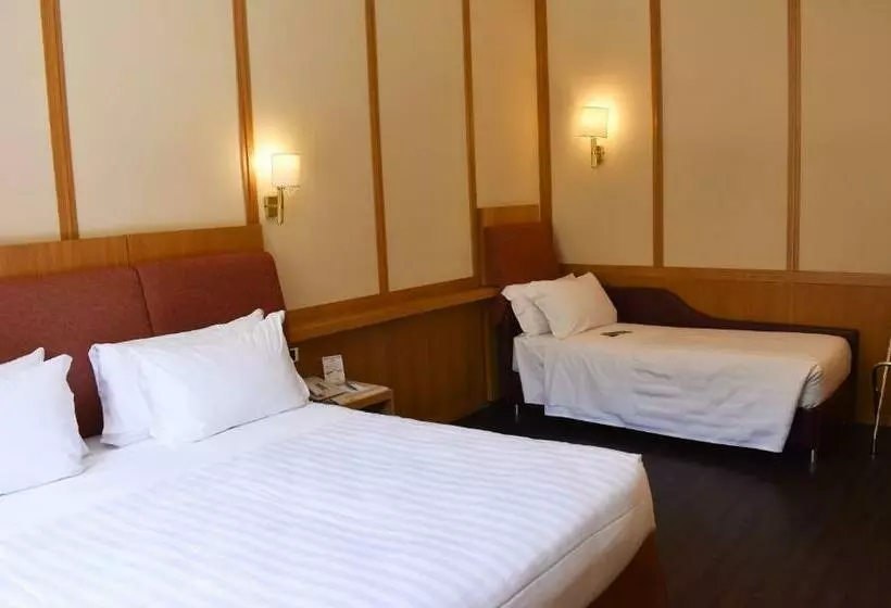 キングサイズベッドのスーペリアルーム, Hilton Garden Inn Rome Colosseum