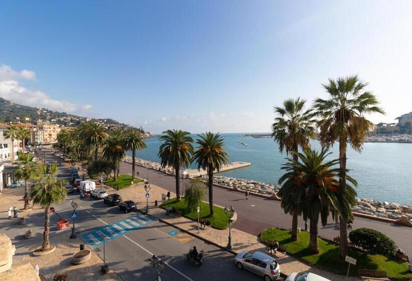 غرفة قياسية مطلّة علي البحر, Albergo Bandoni