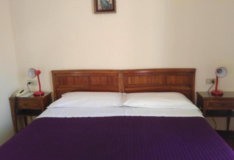 غرفة قياسية مطلّة علي البحر, Albergo Bandoni