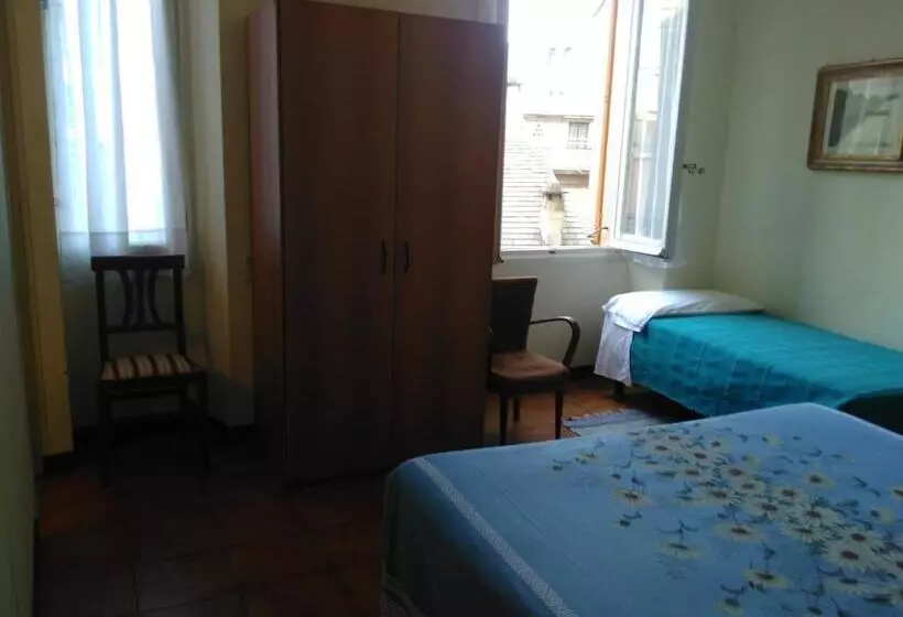 اتاق استاندارد سه نفره, Albergo Bandoni
