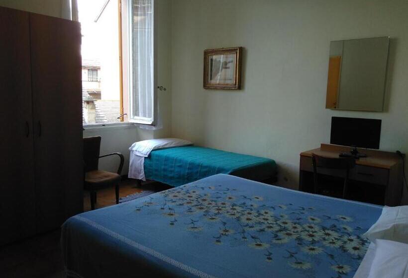 غرفة قياسية ثلاثية, Albergo Bandoni