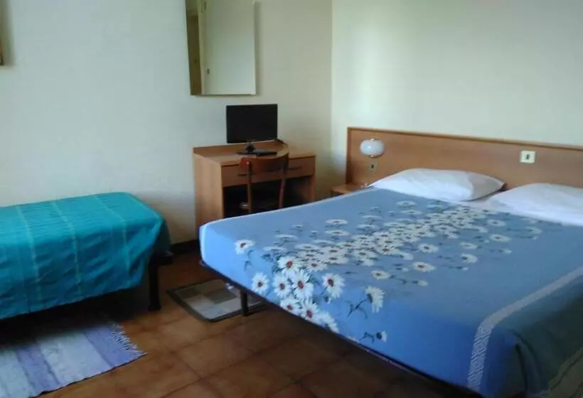 اتاق استاندارد سه نفره, Albergo Bandoni