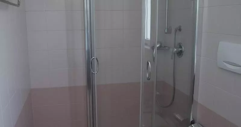 Standard Yhden Hengen Huone, Altamira