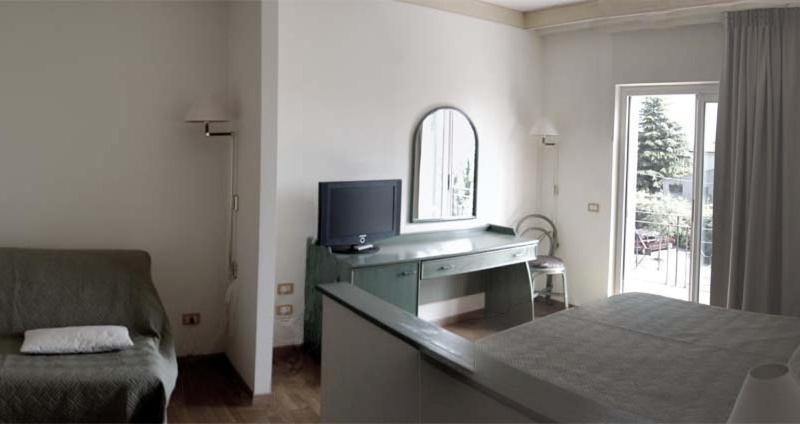 غرفة قياسية رباعية, Altamira