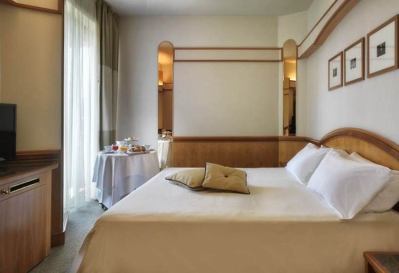 اتاق سوپریور, Ambasciatori