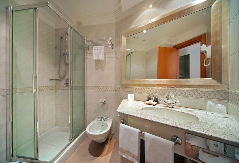 اتاق سوپریور سه تخته, Ambasciatori