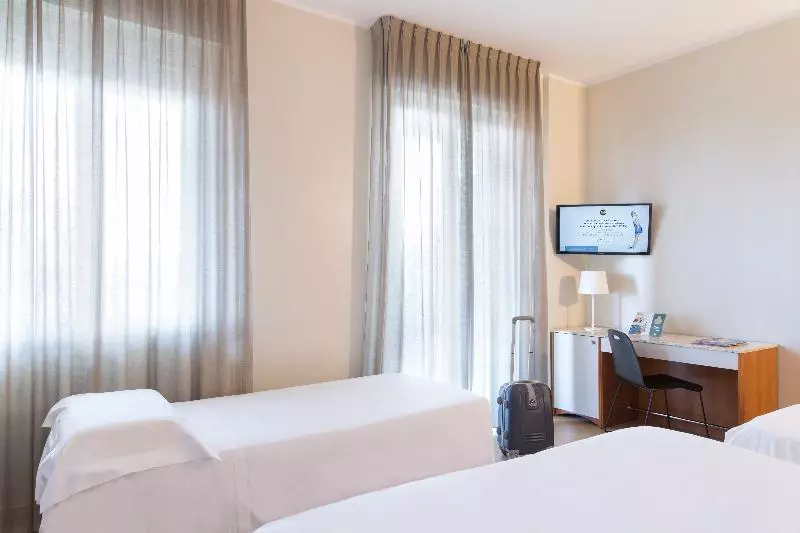 スタンダード4人部屋, B&b Hotel Pescara