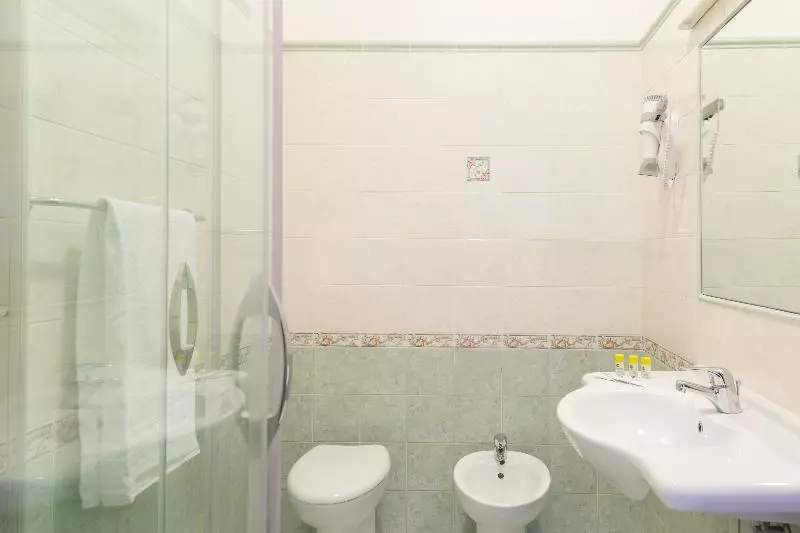 スタンダード4人部屋, B&b Hotel Pescara