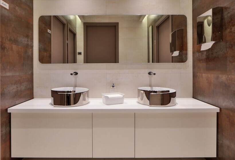 سوییت جونیور, Best Western  Madison
