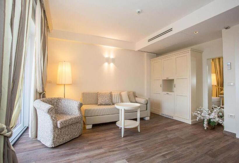 جناح جونيور, Boutique Hotel Torre Di Cala Piccola