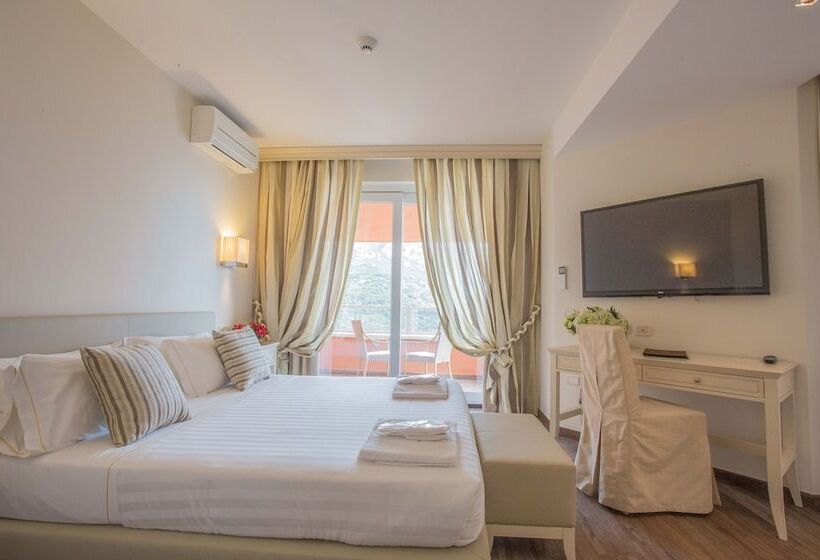جناح جونيور, Boutique Hotel Torre Di Cala Piccola