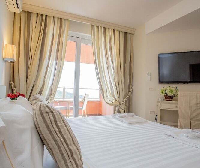 جناح جونيور, Boutique Hotel Torre Di Cala Piccola