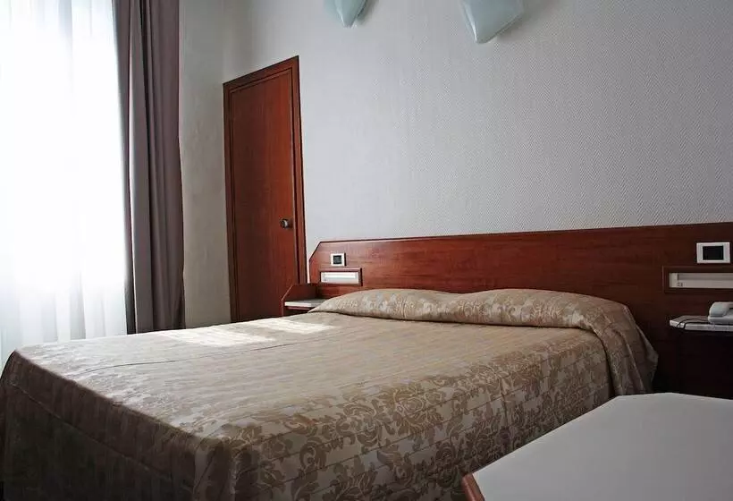 Standard-huone, Centrale