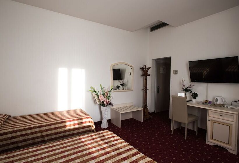 스탠다드 트리플 룸, Centrale