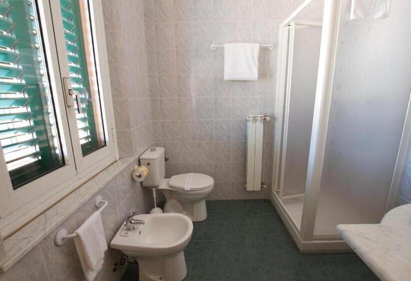 스탠다드 트리플 룸, Centrale