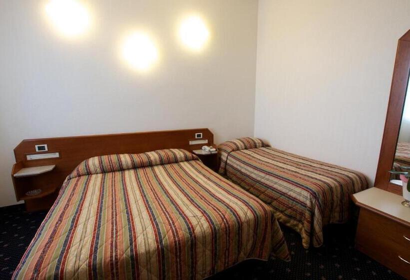 스탠다드 트리플 룸, Centrale