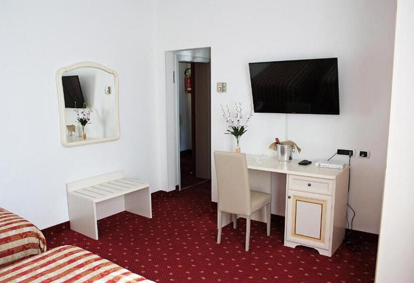 스탠다드 트리플 룸, Centrale