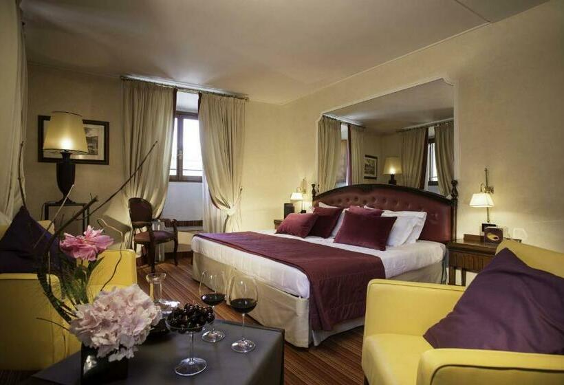 اتاق استاندارد سه نفره, Colonna Palace