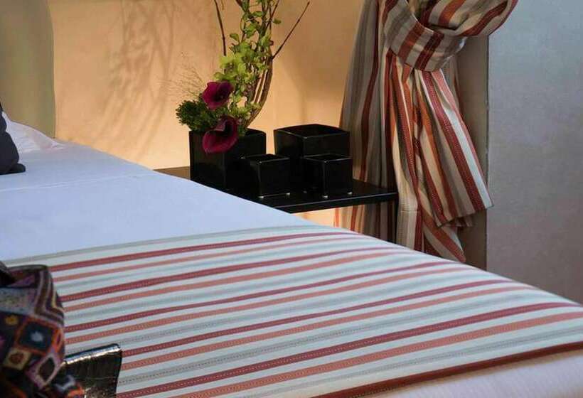 اتاق لوکس, Colonna Palace