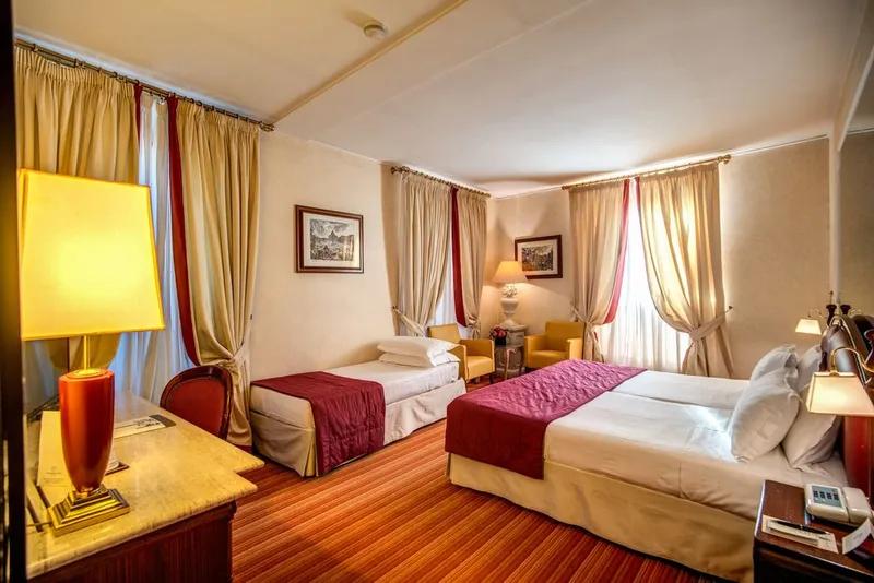 اتاق استاندارد سه نفره, Colonna Palace