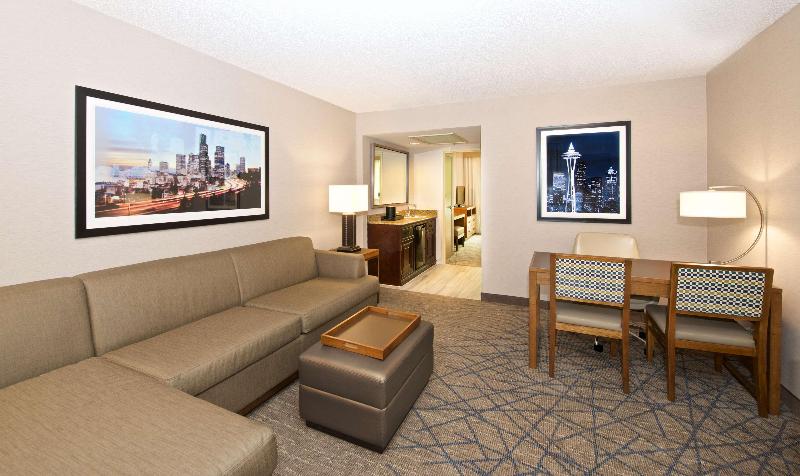 اتاق استاندارد سه نفره, Colonna Palace