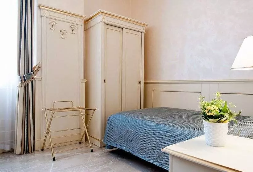 Standard Yhden Hengen Huone, B&B HOTEL Pesaro Des Bains