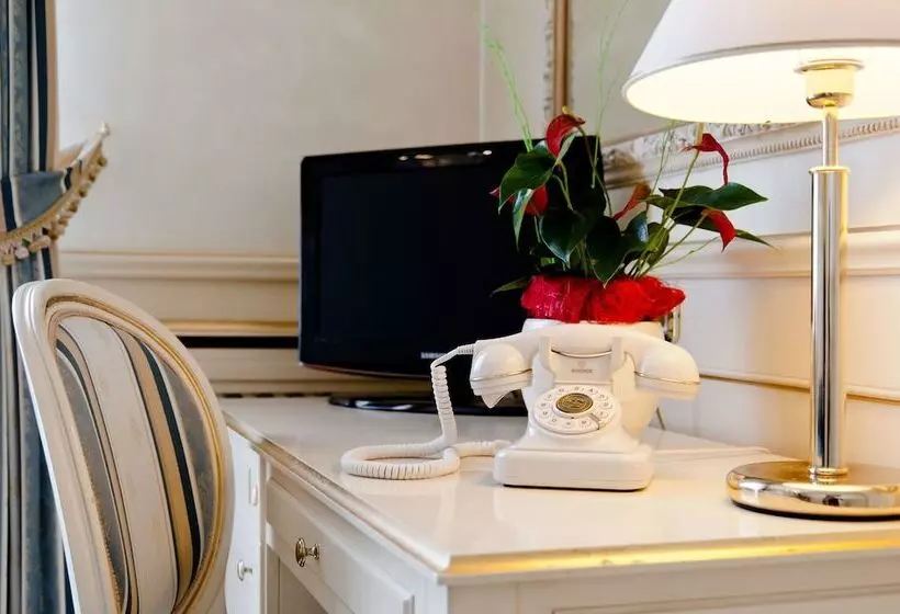 Standard Yhden Hengen Huone, B&B HOTEL Pesaro Des Bains