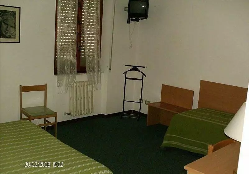 Standard Kolmen Hengen Huone Parveke, Etruria