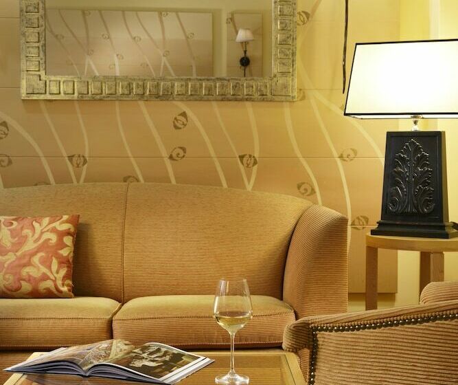 سوییت جونیور, Fh55 Grand Hotel Palatino