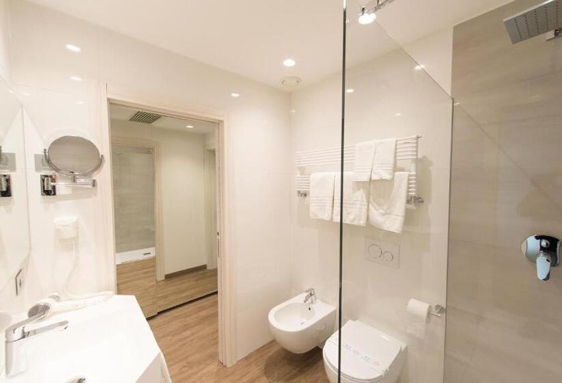 コンフォートルーム, Grand Hotel Liberty