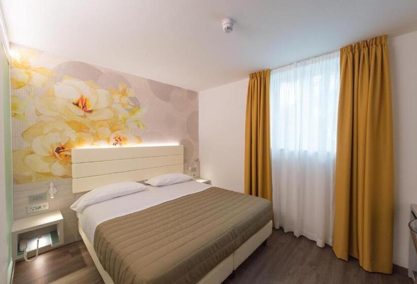 コンフォートルーム, Grand Hotel Liberty