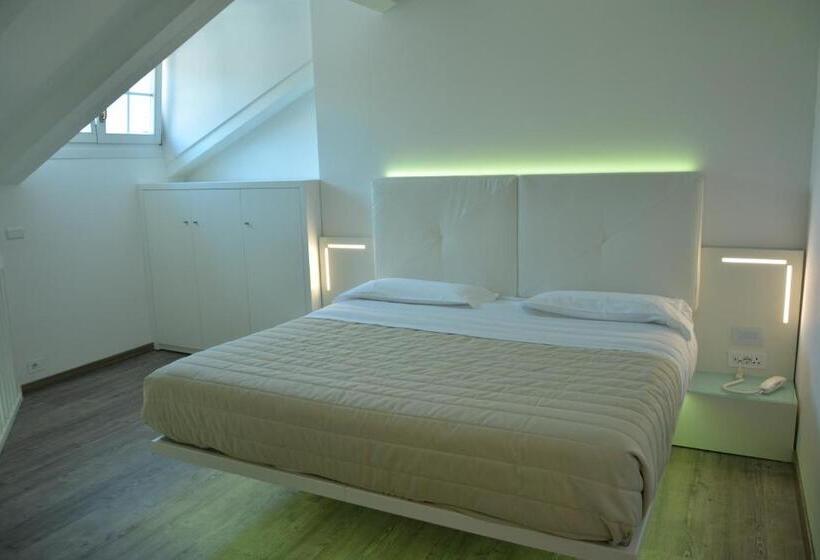 스위트, Grand Hotel Liberty