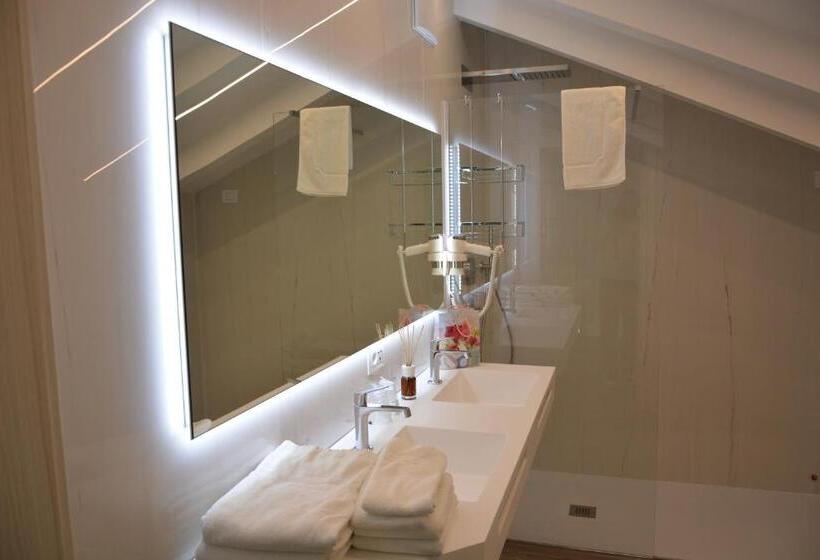 スイート, Grand Hotel Liberty